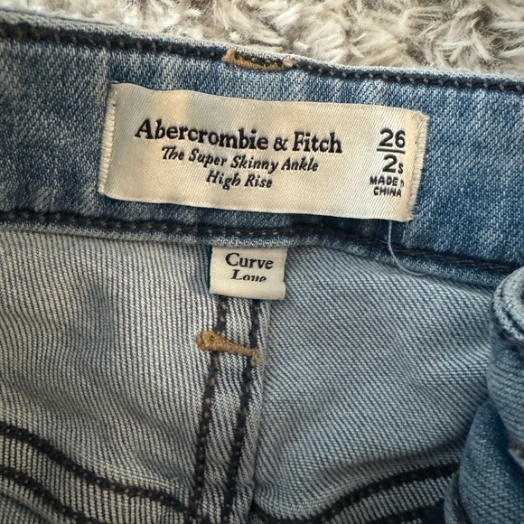 Abercrombie Curve Love Super Skinny Ankle High Rise Jeans - Picture 2 of 3